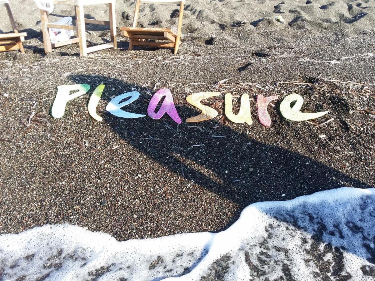 Pleasure Seaside Rooms Perissa  Buitenkant foto